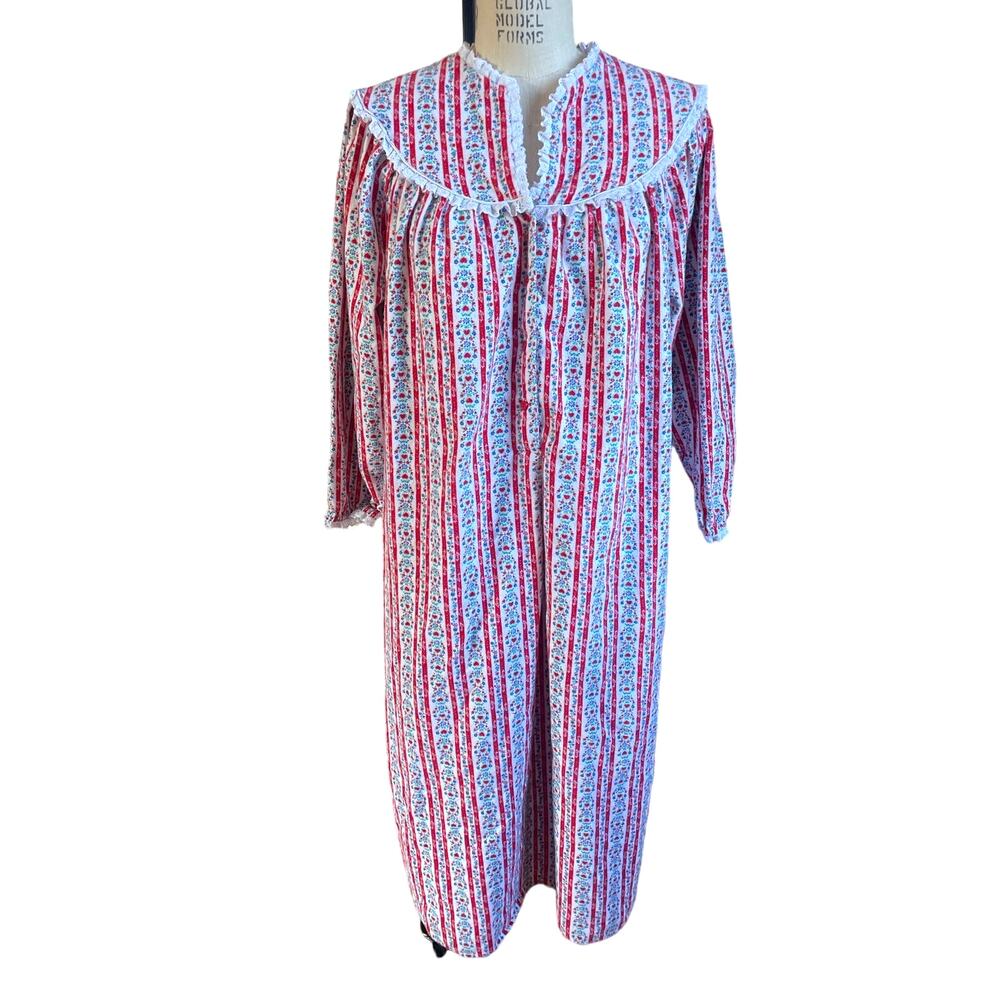 Lanz of Salzburg Tyrolean Flannel Nightgown in Red Size Medium
